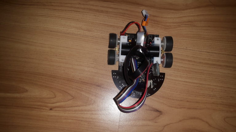 Robot jeździ o własnych siłach